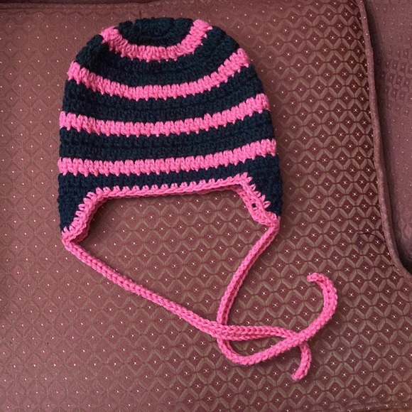 Earflap beanie - Picture 2 of 3